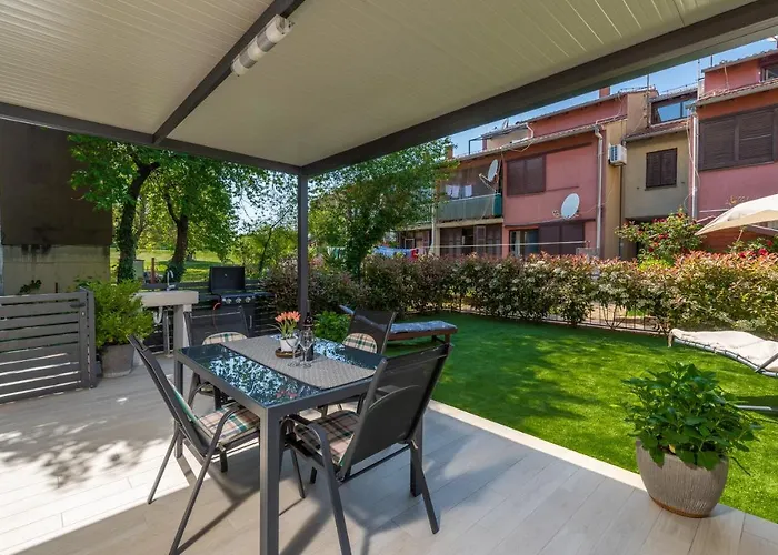 Apartment Pina