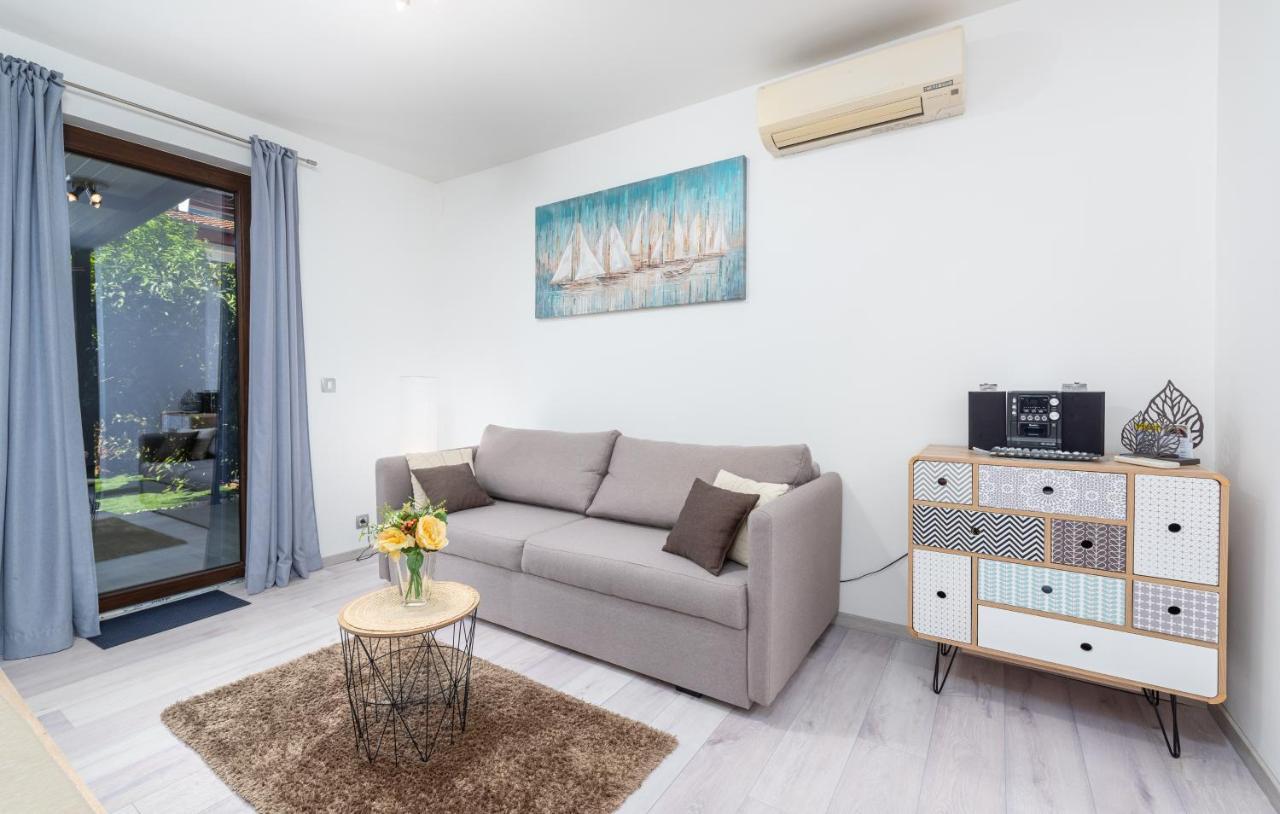 Apartment Pina