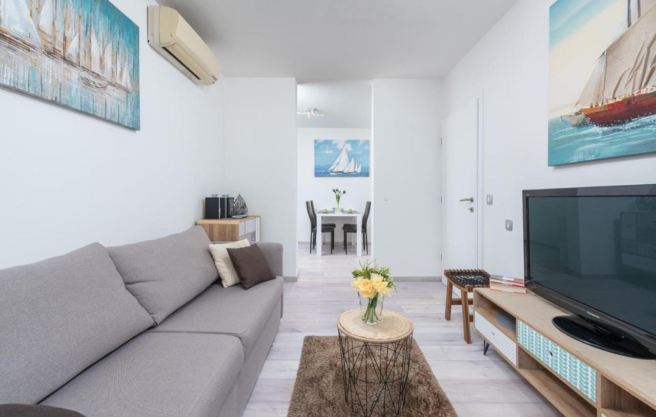 Apartment Pina *